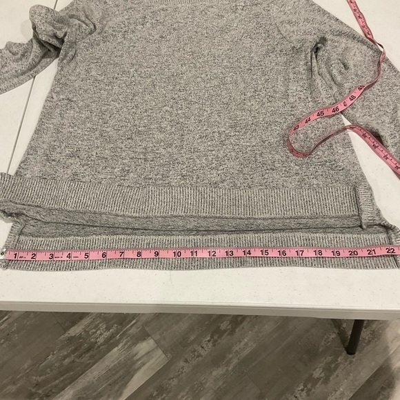 Weekends By Chicos Grey White Marled Soft Sweater Women’s Size 12-M (Chico's 2) - Picture 8 of 9